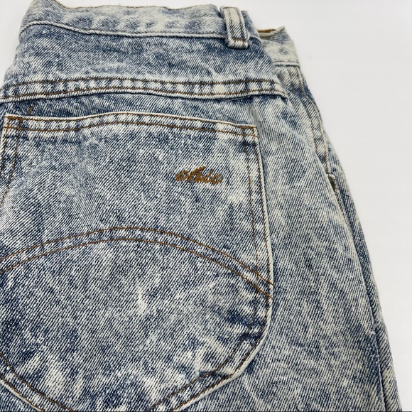 Vintage Chic High Waisted Acid Wash Jeans - Picture 2 of 10